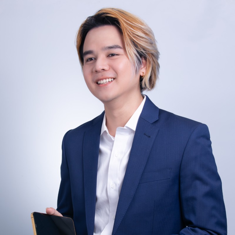 คมกริช อุดมพุทธา